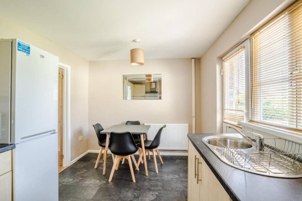 Off Road Parking, Smart Tv In Each Room! スウォンジー エクステリア 写真
